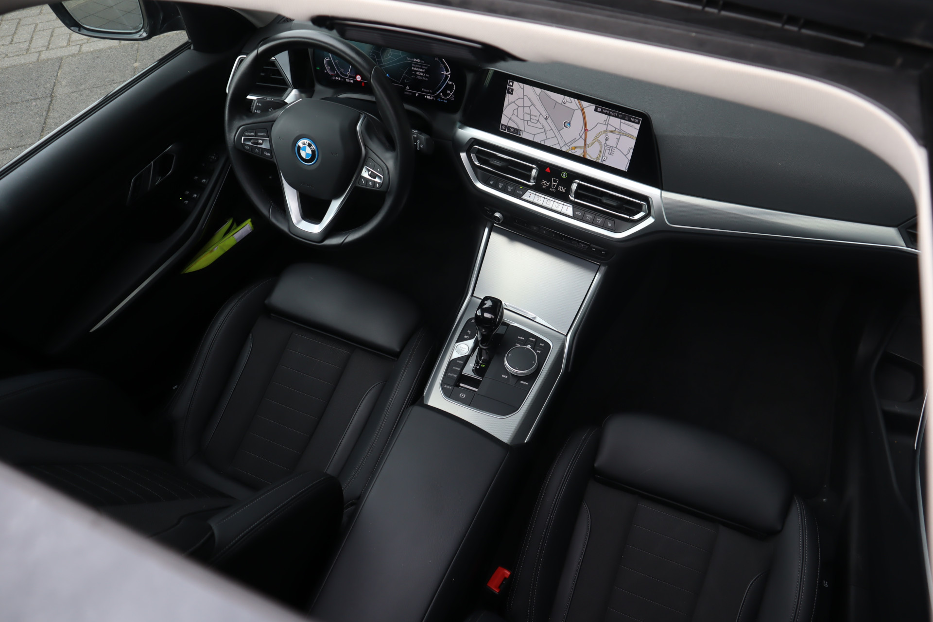 45867388-7.jpg